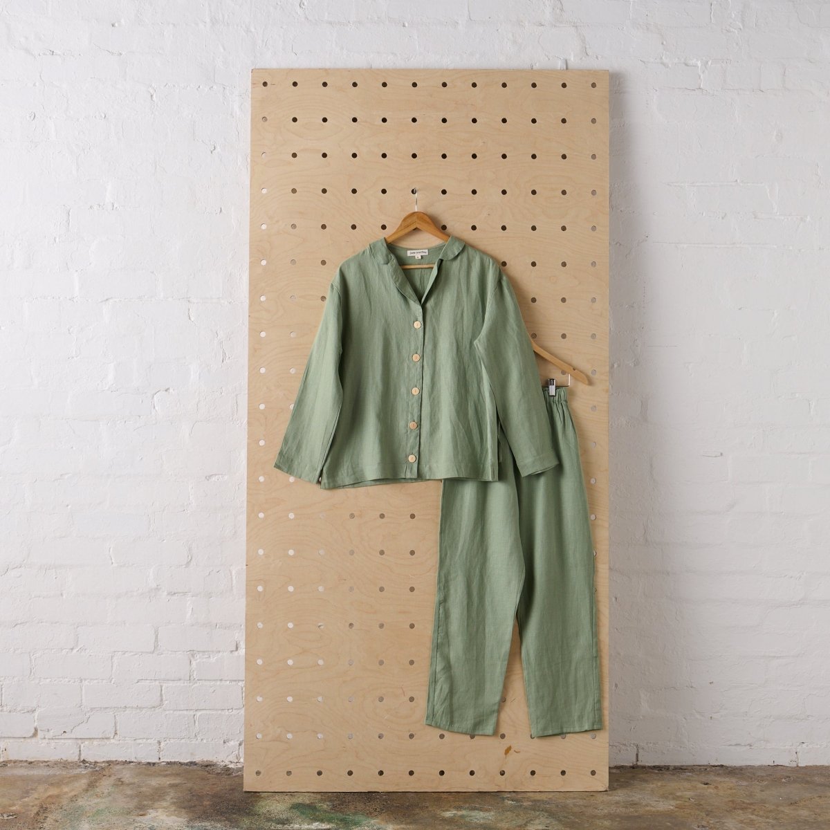 Linen Pyjama - Classic Set in Pistachio